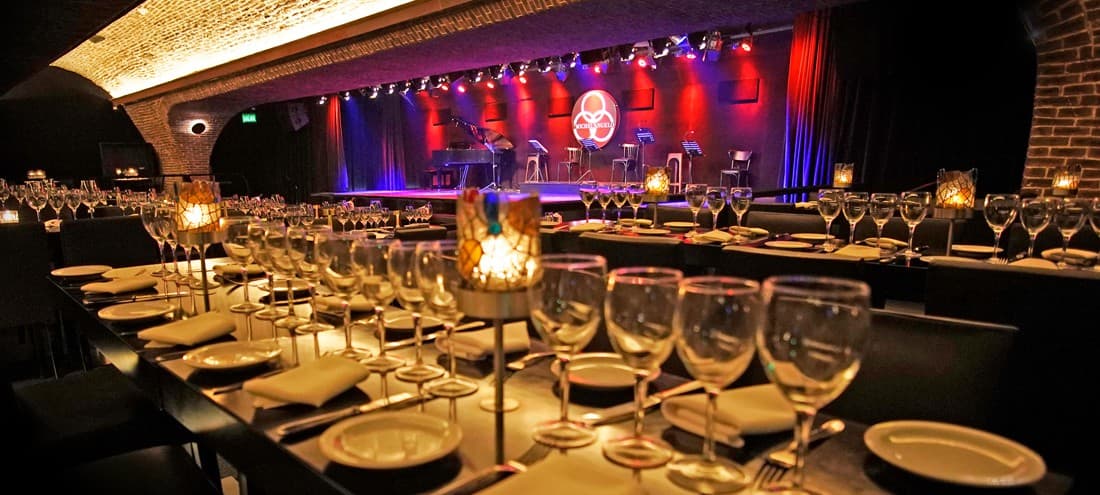 Tango Porteño hall, Centro